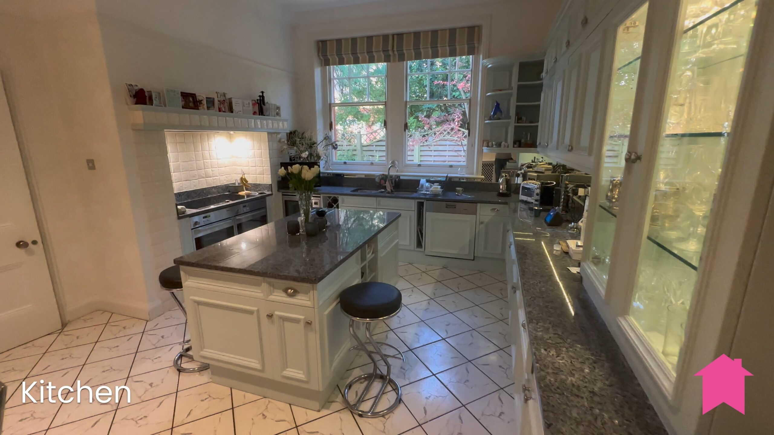 A high-resolution picture of a kitchen taken on the Prevue app